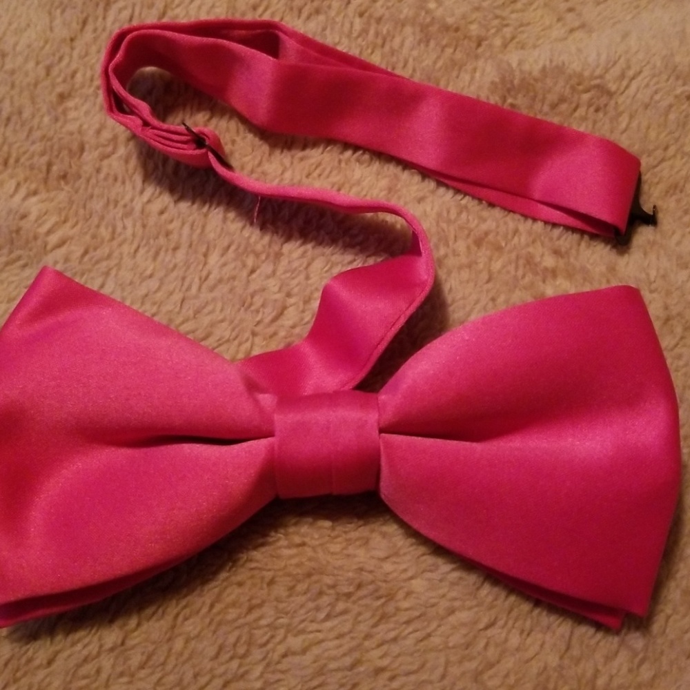Bow tie
